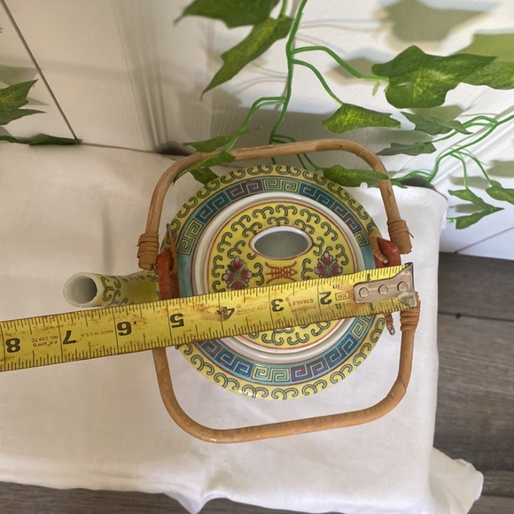 Vintage Asian Tea Pot - Picture 11 of 11